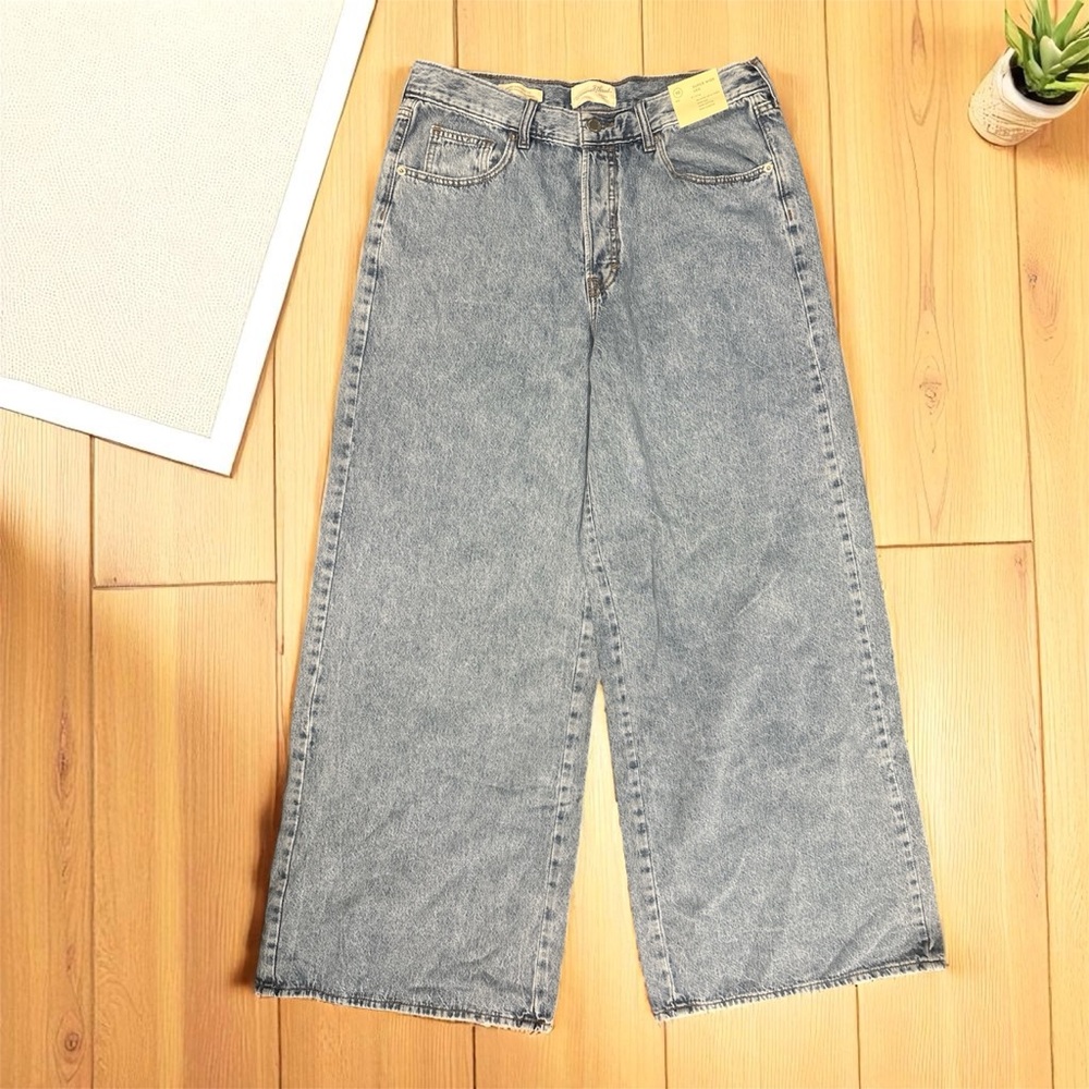 Universal Thread Men's Light Blue Relaxed Jeans
